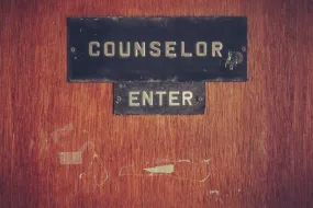 学校与心理健康：庇护学校运动中的反思