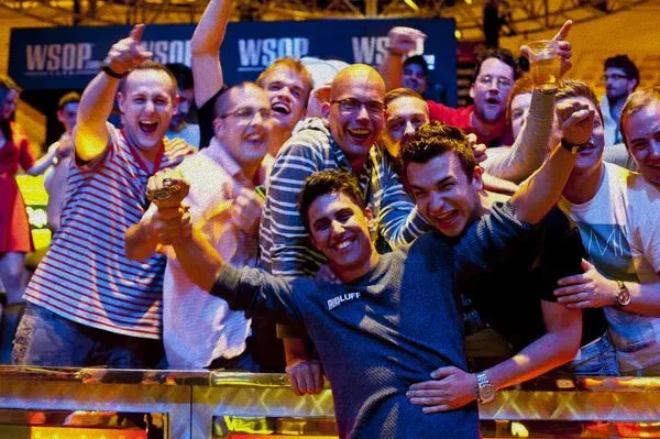 2012 WSOP 扑克锦标赛:麦科克尔夺冠,埃斯凡迪亚里遗憾出局