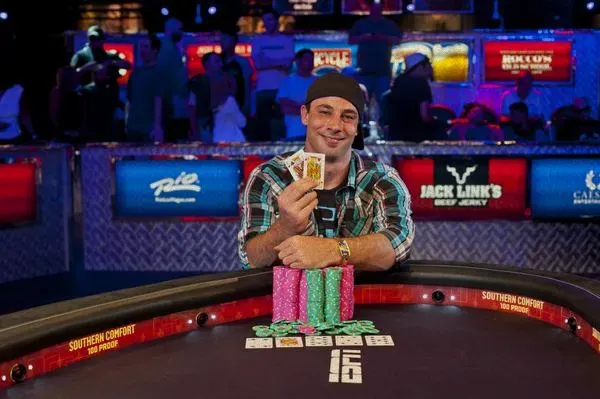 Ryan Eriquezzo 荣获 WSOP 全国锦标赛冠军