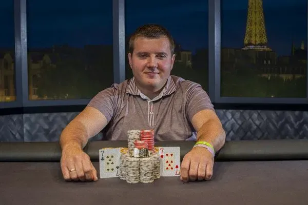 线上扑克大平台:2013年WSOP欧洲赛：斯托亚诺维奇夺冠之旅