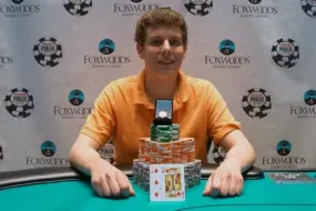 Ari Engelيحقق خاتمه السادس في سلسلة Foxwoods Circuit