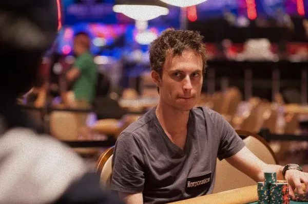 2012年WSOP:奥班·卡扎尔斯赢得无限注德州扑克混合赛冠军