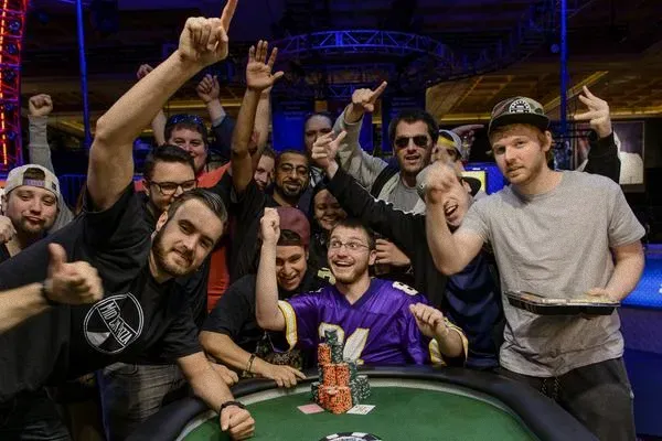 凯文·伊斯特赢得扑克锦标赛，收获职业生涯最高奖金