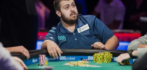 WSOP主赛事决赛:首日淘汰与筹码变化