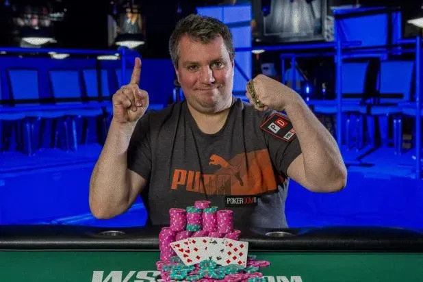 安德烈·扎伊琴科赢得WSOP德uce-to-seven三抽低牌赛