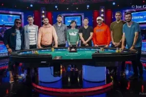 أبطال البوكر- قصص من عالم WSOP، استراتيجيات، ونهائيات مثيرة