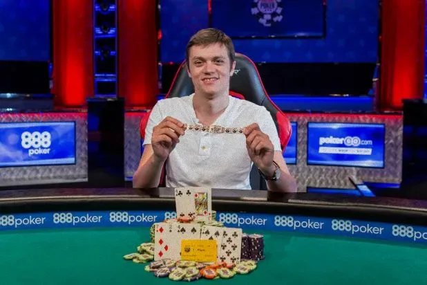 鲁兹扬科夫赢得2017年WSOP第58场比赛冠军