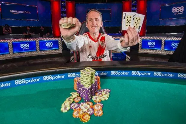 阿根廷选手科恩赢得WSOP金手镯，获61.8万美元