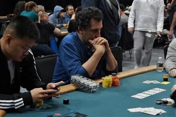 WSOP巡回赛主赛事：首日比赛结束，詹姆斯·卡利亚领跑