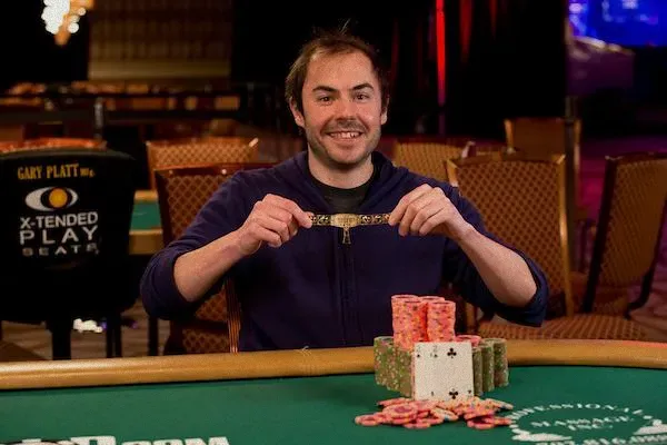 2011年WSOP欧洲主赛事冠军Elio Fox赢得2018年WSOP首个金手链