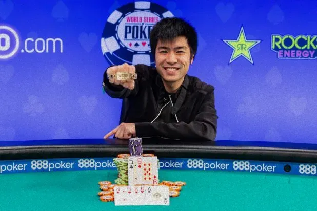 普雷斯顿·李在 WSOP 单挑赛中获胜，赢得金手链