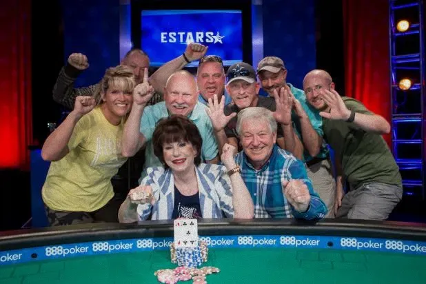 法伯在 WSOP 比赛中获胜，为 USO 筹集资金