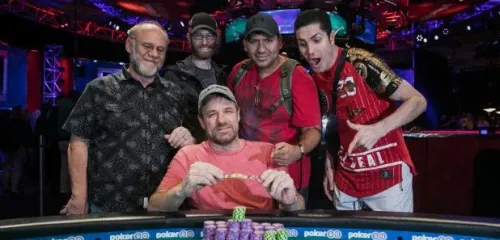 乔·福雷斯曼赢得WSOP金手链和深筹码赛冠军