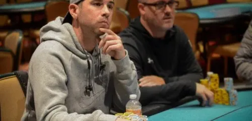 哈维斯塔霍湖主赛事：迈克尔·哈伯德领衔晋级第二日