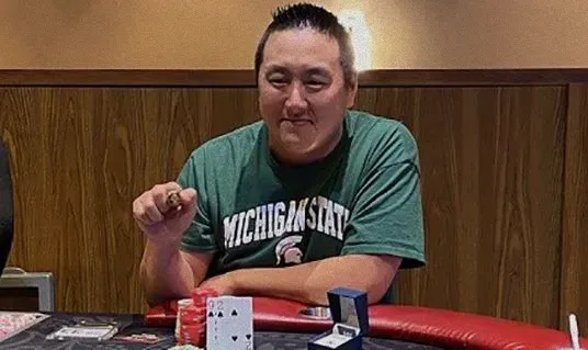 克里斯托弗·特朗布雷在哈勒斯蓬帕诺海滩主赛事中获胜