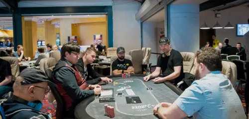 德州扑克位置优势:WSOP欧洲赛:两位扑克巨星争夺冠军手链