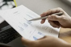 XLMedia تستكشف بيع الأصول وسط توقعات متباينة لأداء 2023