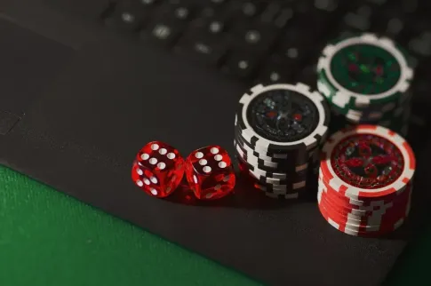 意大利扑克锦标赛：iPokerRoyal、神秘赏金赛等