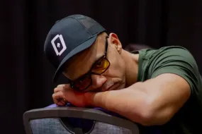 فيل إيفي- أسطورة البوكر تعود إلى جذورها في لاس فيغاس