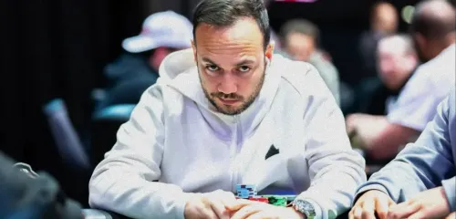 WSOP赛事：安东尼奥·加利亚纳领衔，争夺金手链