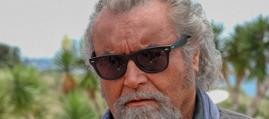 هدية عيد الميلاد والبوكر- ماذا بقي بعد 38 عامًا؟