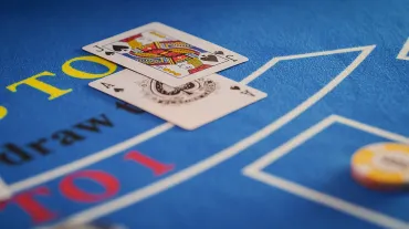 لاعب بلاك جاك يفوز بـ 100 ألف دولار في كازينو MGM Springfield