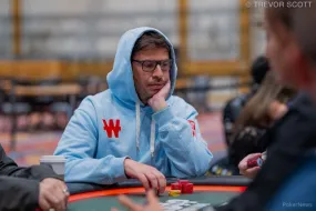 مصطفى كانيت يتألق في اليوم الأول من بطولة 50 ألف دولار في WSOP
