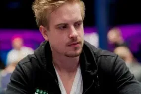 بوكر ستارز- مغامرات، سفر، لحظات مضحكة في عالم البوكر