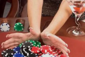 حماية المرأة- احترام الذات والفوز في لعبة البوكر