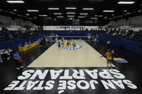 NCAA禁止跨性别学生参加女子运动，引发争议