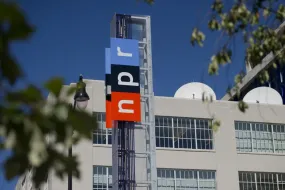 德州扑克流畅:特朗普总统下令停止对 NPR 和 PBS 的联邦资助