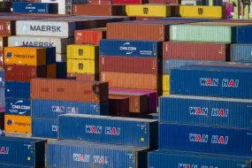 免费的德州扑克App:奥克兰港受特朗普政府关税影响：需求下降与经济担忧