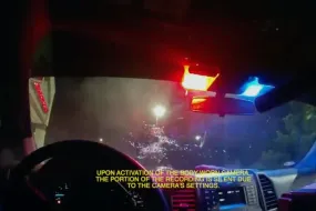 德州扑克:瓦列霍警察枪击事件：录像揭示混乱与争议