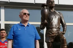 وفاة بونيديلنيك- بطل أوروبا 1960 وهداف الاتحاد السوفيتي التاريخي