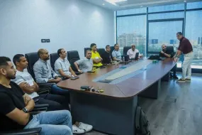 اجتماع رئيس لجنة الحكام بتقييم أداء حكام الجولة الثانية للدوري المصري.