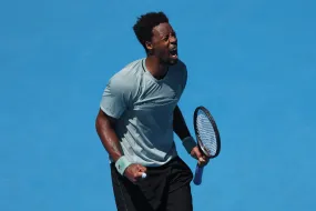 مونفيس يحقق لقب أوكلاند التاريخي كأكبر لاعب يفوز ببطولة ATP