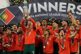 البرتغال تهزم إسبانيا بركلات الترجيح وتفوز بلقب دوري الأمم