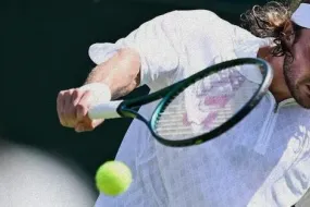 تسيستسيباس- إيفانيسيفيتش ينتقد عدم استعداد اللاعب اليوناني بعد الخروج من ويمبلدون