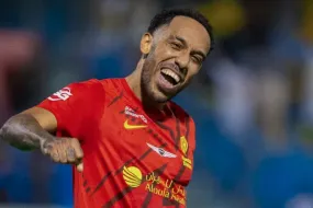 أوباميانج يرفض الاتفاق ويعود إلى مرسيليا بـ 7 ملايين يورو