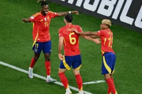 تألق يامال وويليامز يقود إسبانيا للفوز على فرنسا في دوري الأمم