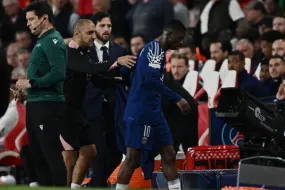 إصابة ديمبيلي تُثير قلق باريس سان جيرمان قبل مواجهة أرسنال الحاسمة