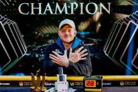 جيسون كون يكتسح بطولة ترايتون بوكر بفوزه العاشر التاريخي