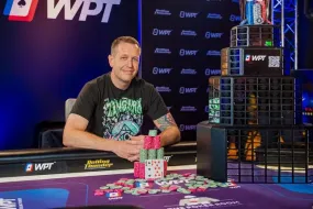 شون دانيلز يفوز ببطولة العالم للبوكر في رولينج ثاندر