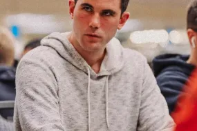 علامات تكشف محترفي البوكر- استراتيجيات للتعرف على اللاعبين المهرة