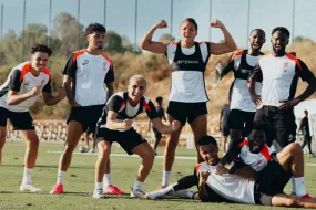 القادسية يتحدى الأهلي في السوبر السعودي بحثًا عن لقب غائب