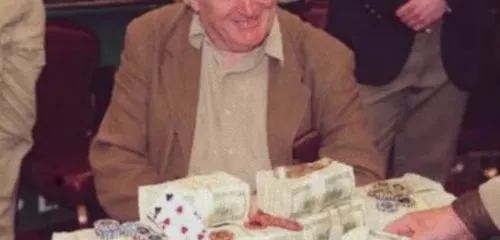 线上玩真人德州扑克:1999年WSOP主赛事冠军J.J. '诺埃尔'·弗隆去世