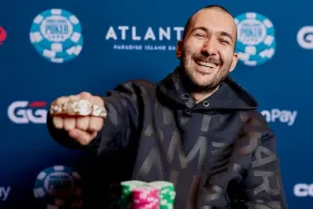 بوريس كوليف يفوز ببطولة العالم للبوكر ويحقق فوزه الثاني