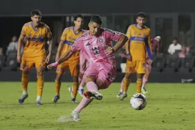 فوز إنتر ميامي بدون ميسي بثنائية سواريز على تيغريس في كأس الدوريات
