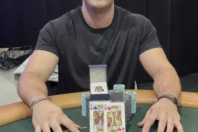 برانت جولي بطل سلسلة بطولة العالم للبوكر في هاموند