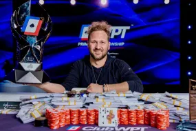 كالڤن أندرسون يفوز ببطولة العالم للبوكر برايم ويحصل على 1.3 مليون دولار